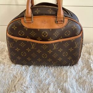 Louis Vuitton small trouville handbag